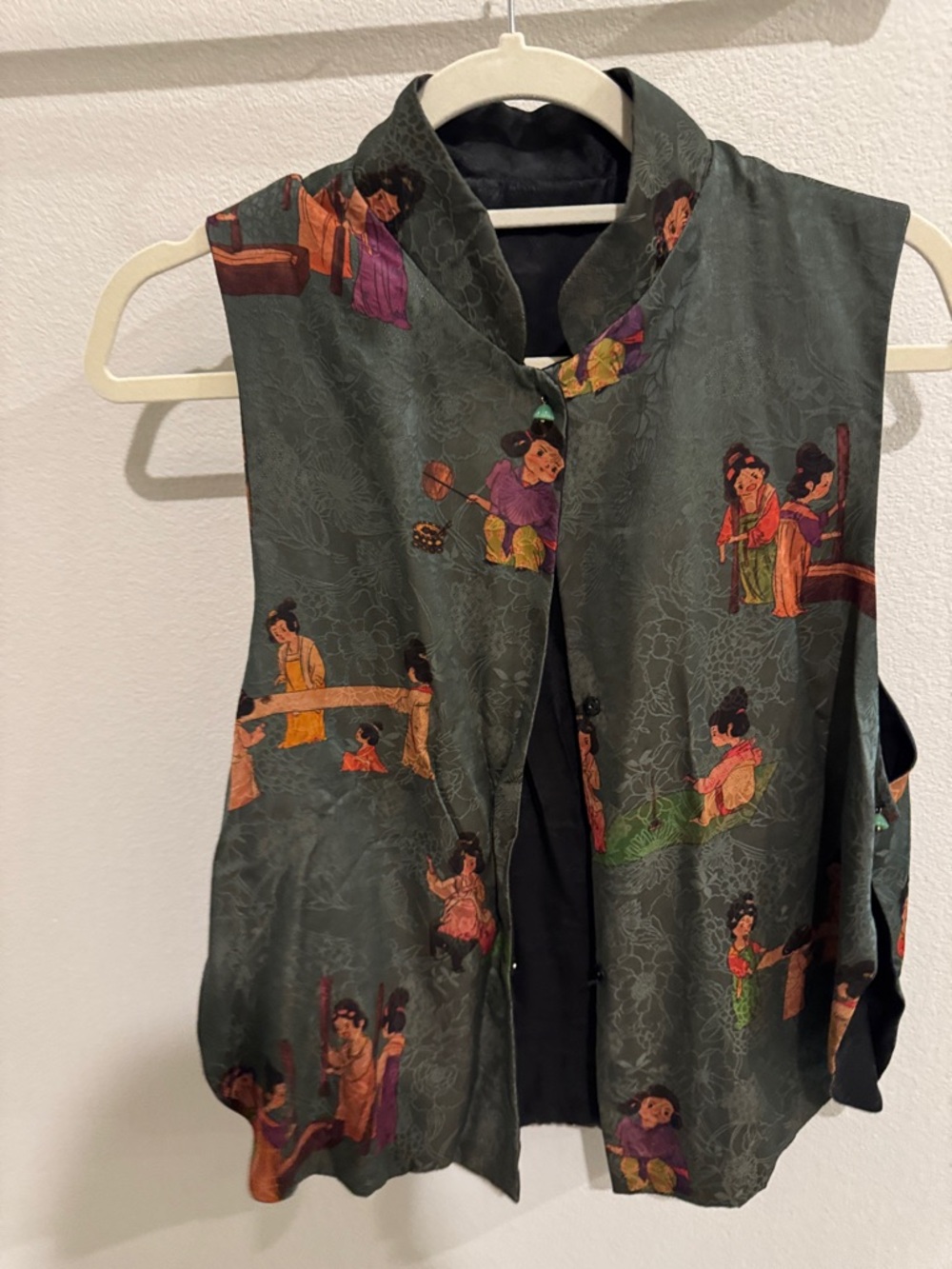 Sleeveless Asian-Inspired Printed Vest in Deep Green